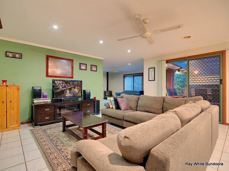 15 Castlereagh Place, Watsonia VIC 3087