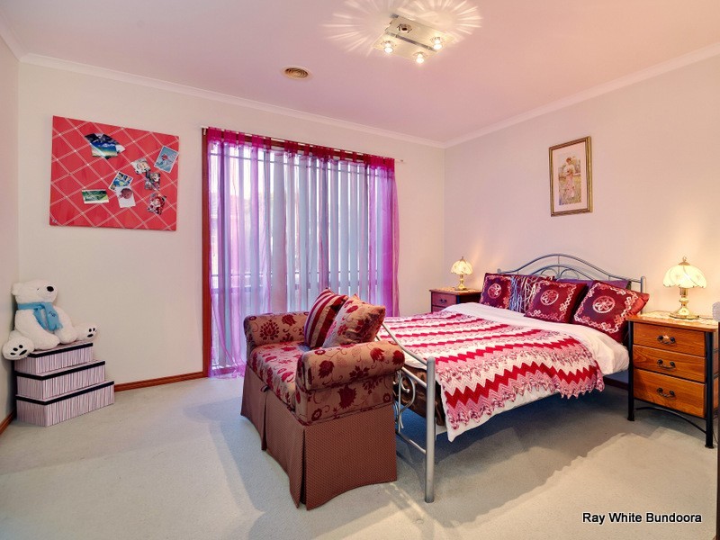 15 Castlereagh Place, Watsonia VIC 3087