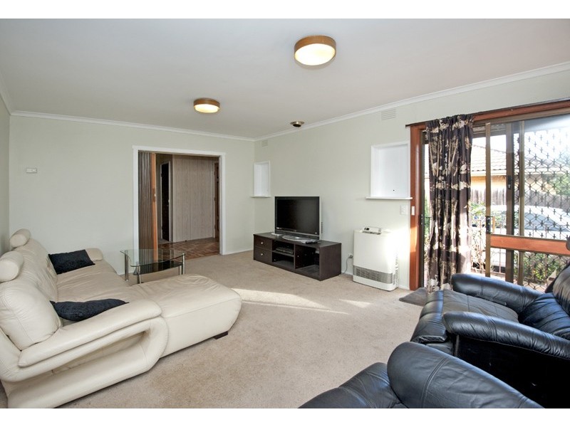 34 Sandhurst Crescent, Bundoora VIC 3083