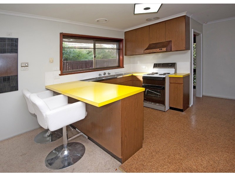 34 Sandhurst Crescent, Bundoora VIC 3083