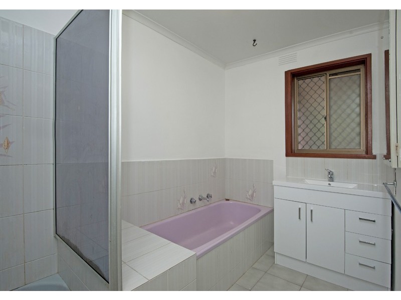 34 Sandhurst Crescent, Bundoora VIC 3083