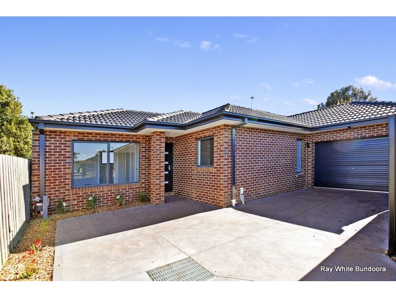 2/15 Monterey Court, Mill Park VIC 3082