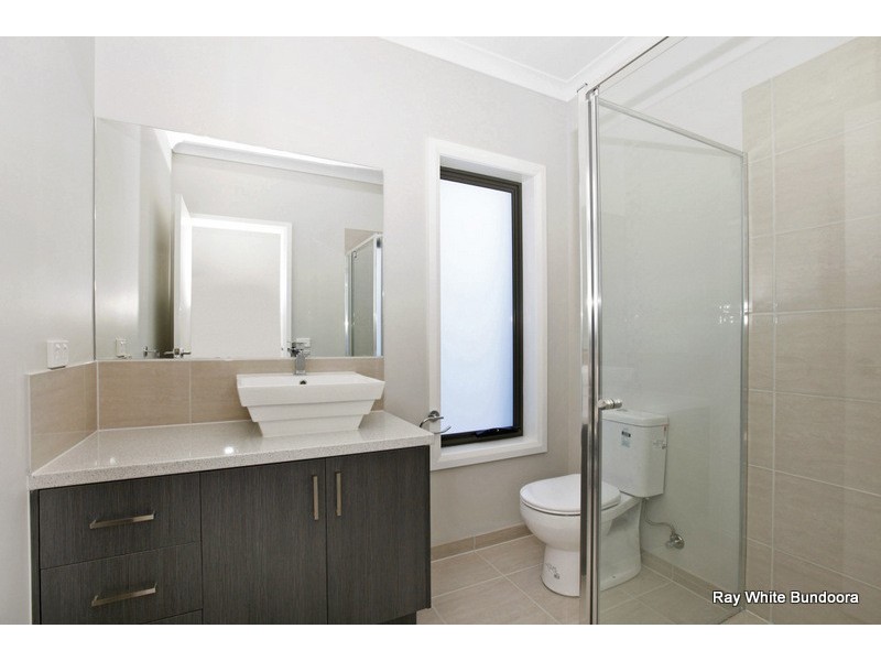 2/15 Monterey Court, Mill Park VIC 3082