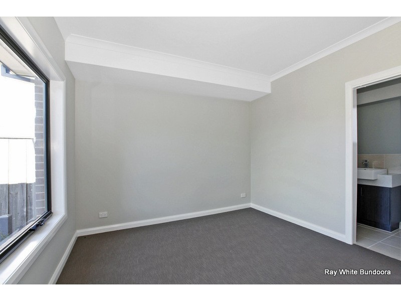 2/15 Monterey Court, Mill Park VIC 3082
