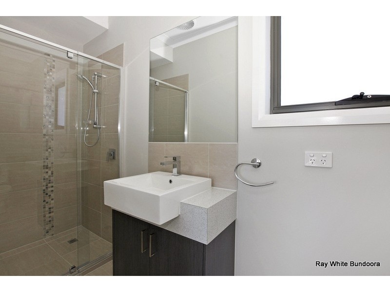 2/15 Monterey Court, Mill Park VIC 3082