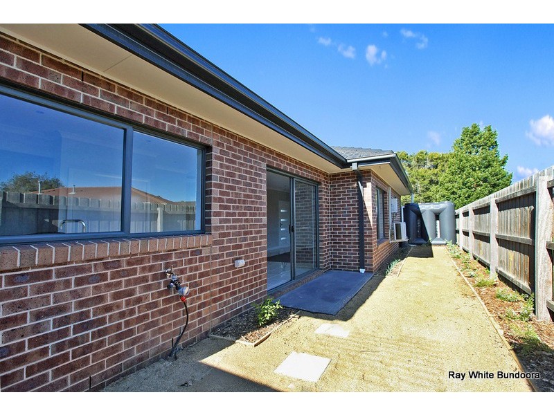 2/15 Monterey Court, Mill Park VIC 3082