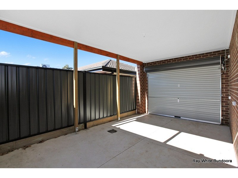 2/15 Monterey Court, Mill Park VIC 3082