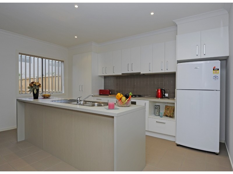 8 Pin Oak Mews, Epping VIC 3076