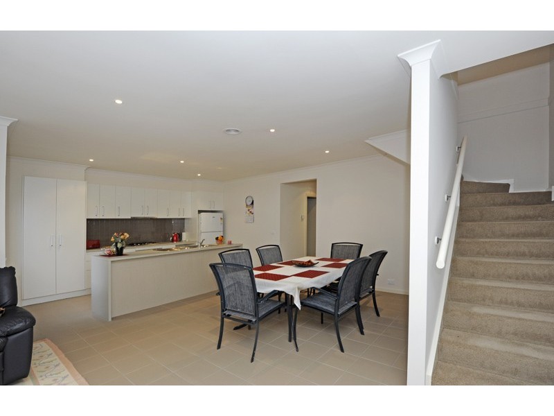 8 Pin Oak Mews, Epping VIC 3076