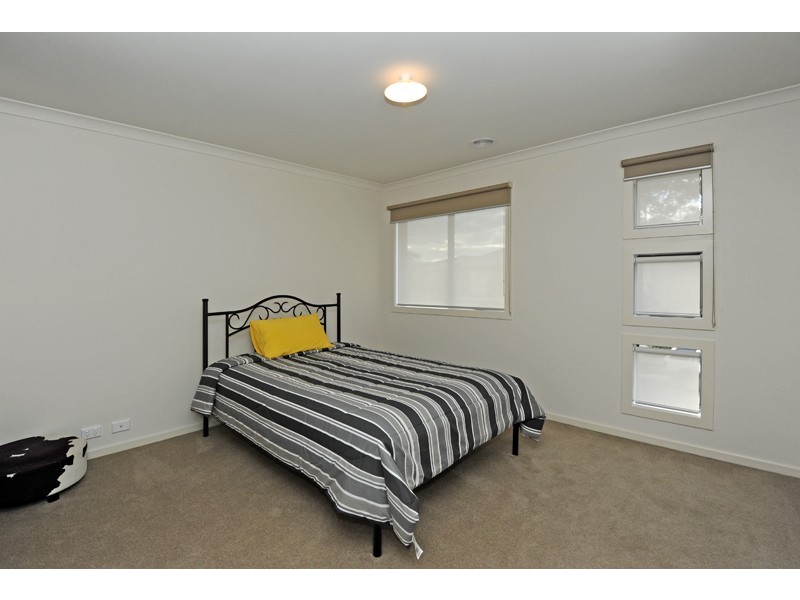 8 Pin Oak Mews, Epping VIC 3076