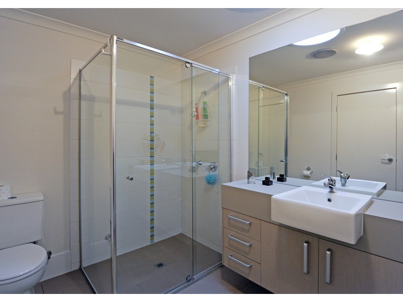 8 Pin Oak Mews, Epping VIC 3076
