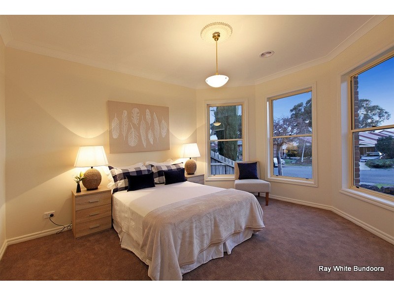 4 Kingfisher Place, South Morang VIC 3752