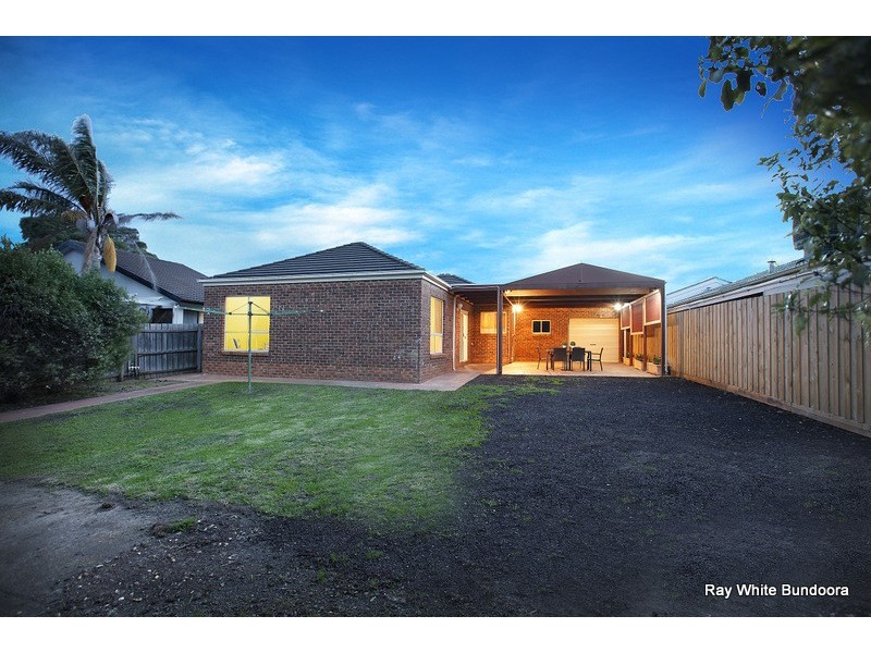 4 Kingfisher Place, South Morang VIC 3752