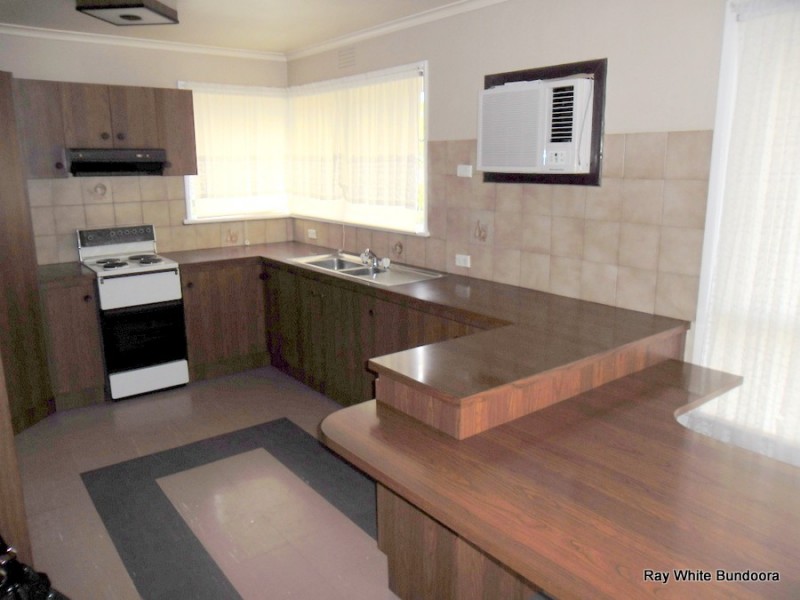 33 Lea Crescent, Bundoora VIC 3083