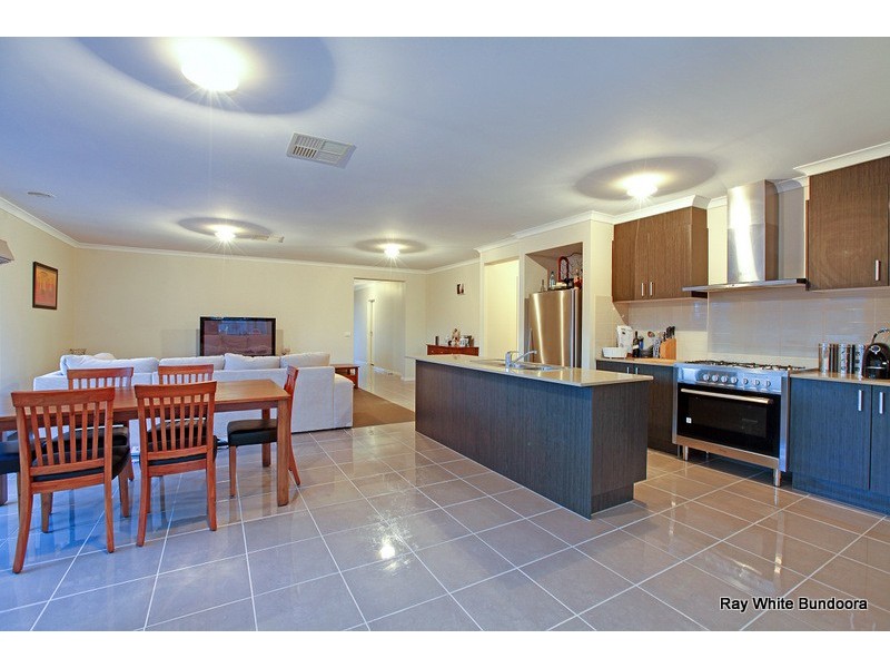 4 Estuary Court, Doreen VIC 3754