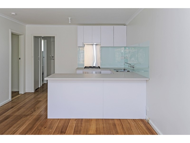 2/18 Powell Street, Reservoir VIC 3073