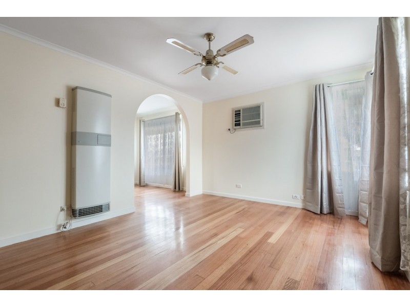 15 Canberra Grove, Lalor VIC 3075