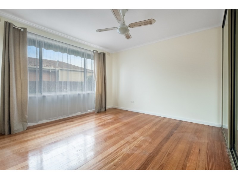 15 Canberra Grove, Lalor VIC 3075