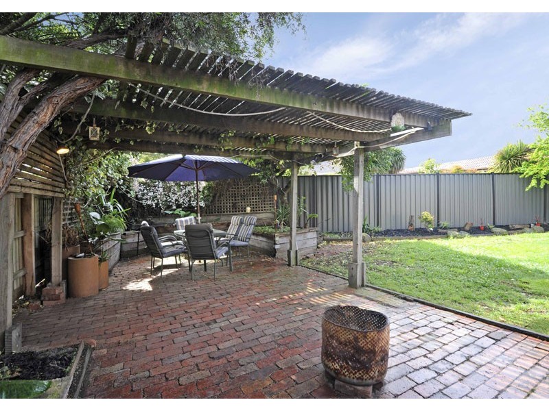 7 Dalray Close, Mill Park VIC 3082
