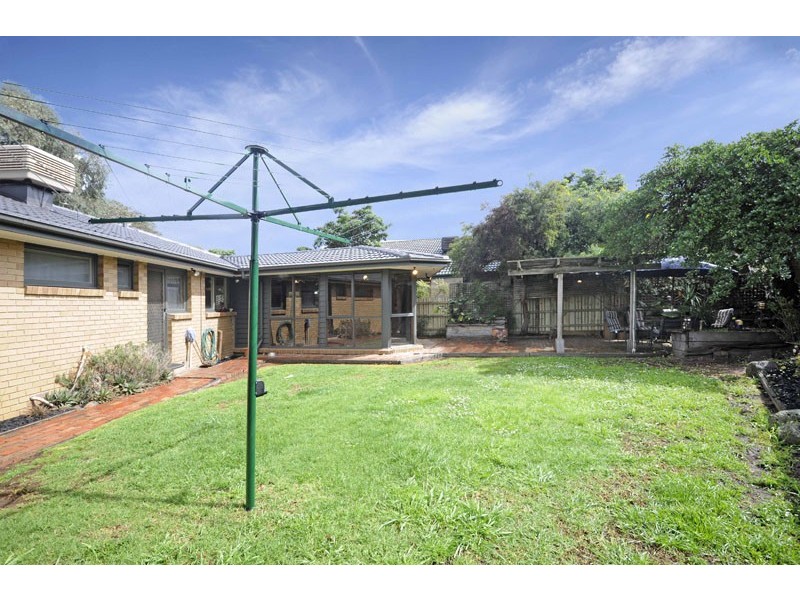 7 Dalray Close, Mill Park VIC 3082