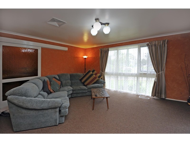 7 Dalray Close, Mill Park VIC 3082