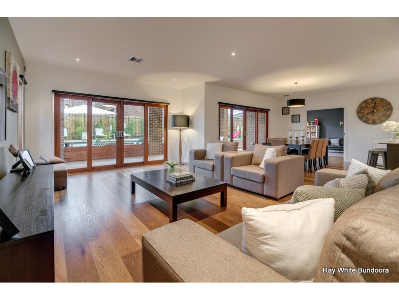 22 Fitzjohns Drive, Bundoora VIC 3083