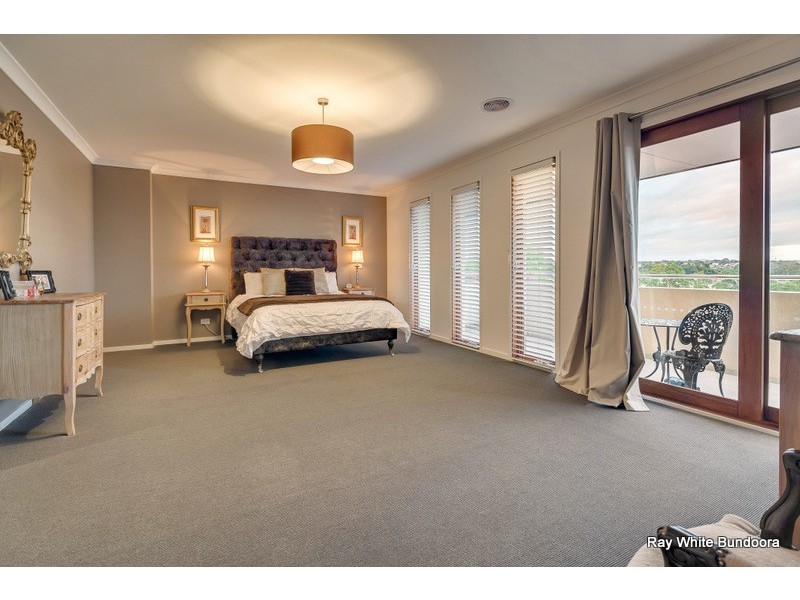 22 Fitzjohns Drive, Bundoora VIC 3083