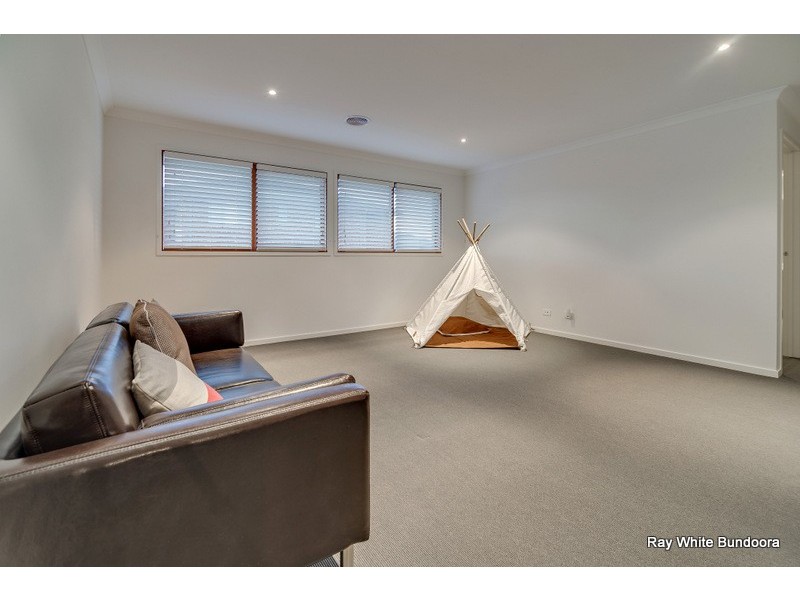 22 Fitzjohns Drive, Bundoora VIC 3083