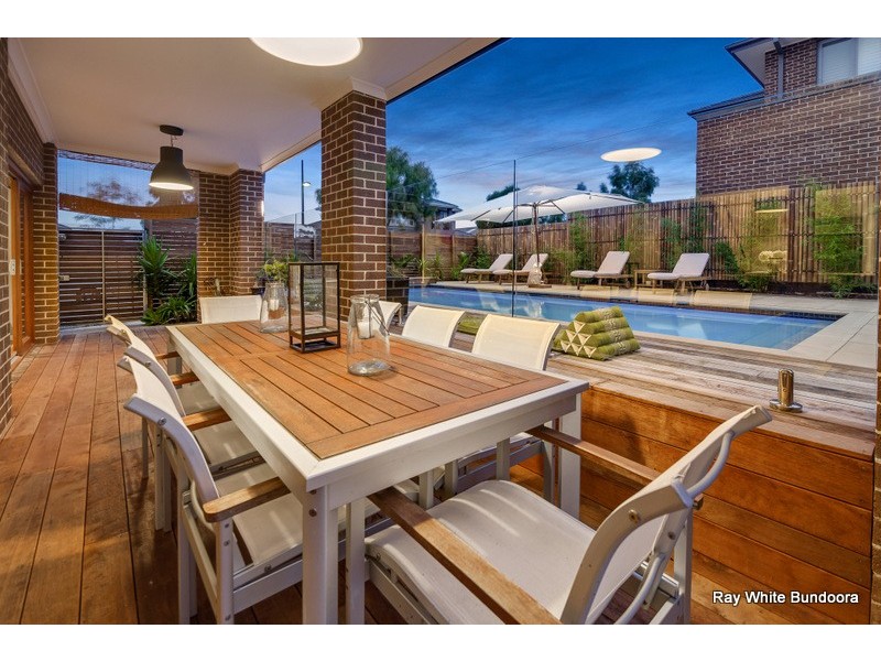 22 Fitzjohns Drive, Bundoora VIC 3083