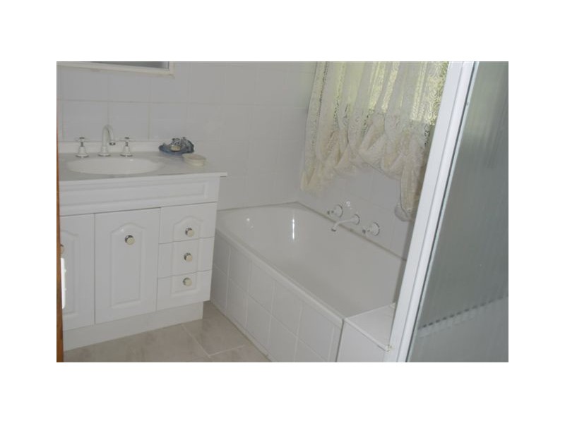 4 Hampton Court, Thomastown VIC 3074