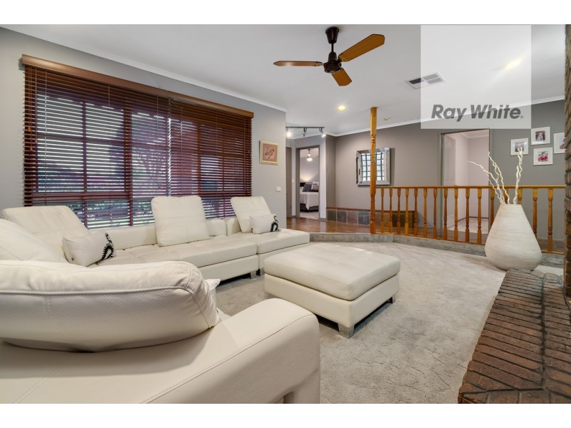 17 Grevillia Drive, Mill Park VIC 3082