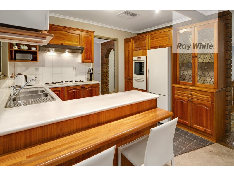 17 Grevillia Drive, Mill Park VIC 3082