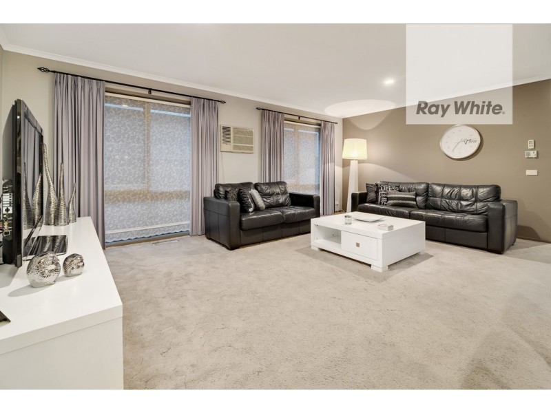 17 Grevillia Drive, Mill Park VIC 3082