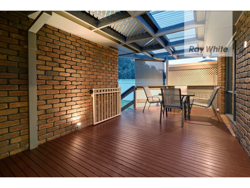 17 Grevillia Drive, Mill Park VIC 3082