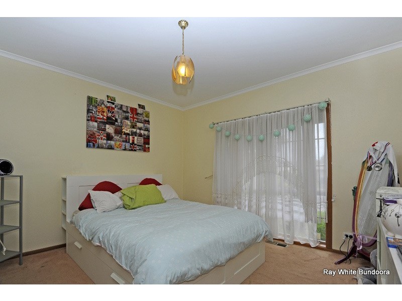 100 Centenary Drive, Mill Park VIC 3082