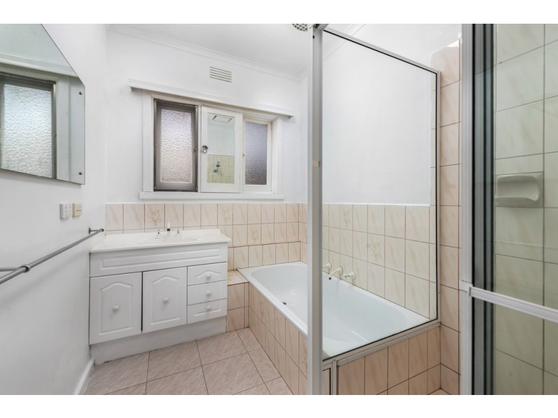 38 Noorong Avenue, Bundoora VIC 3083