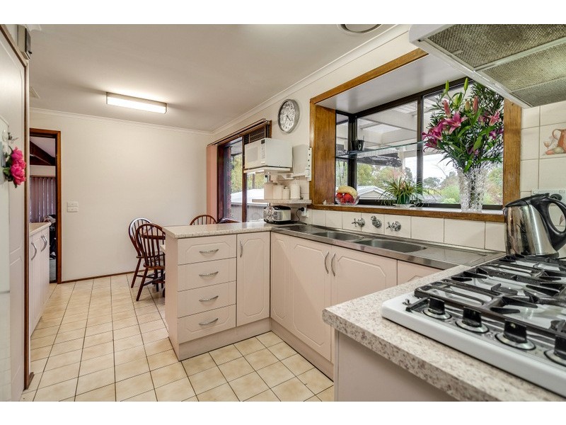 77 Betula Avenue, Bundoora VIC 3083