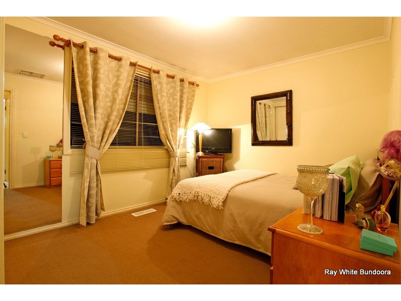 26 Hawkes Drive, Mill Park VIC 3082