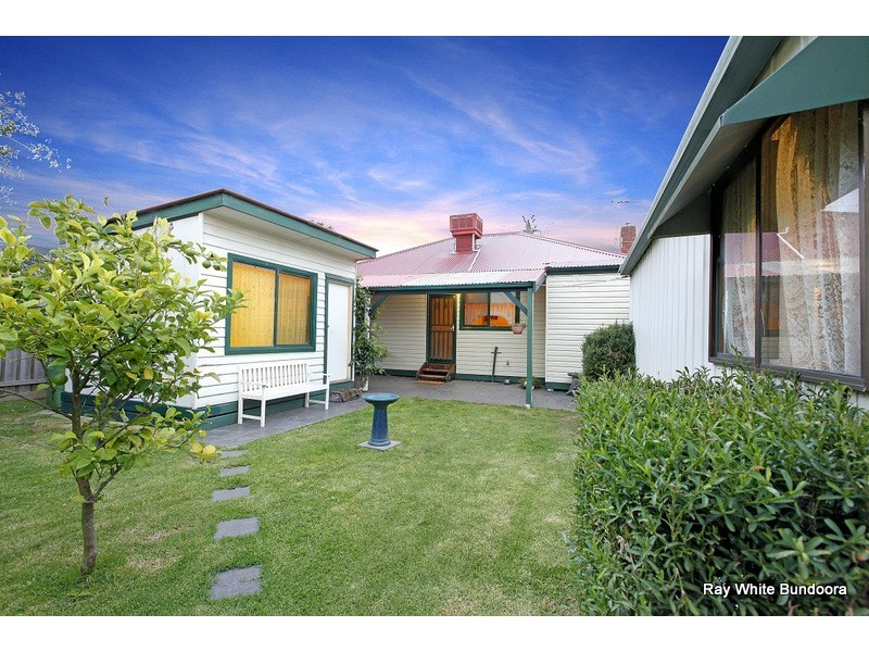 13 Highland Street, Kingsbury VIC 3083