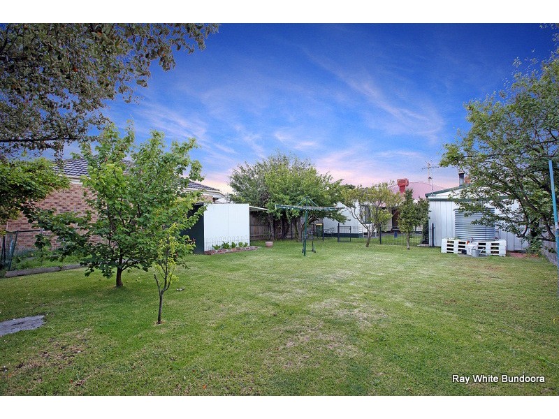 13 Highland Street, Kingsbury VIC 3083