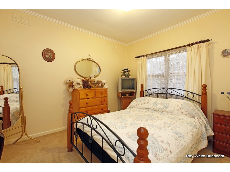 13 Highland Street, Kingsbury VIC 3083