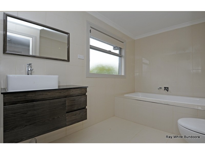 1/31 Boldrewood Pde, Reservoir VIC 3073