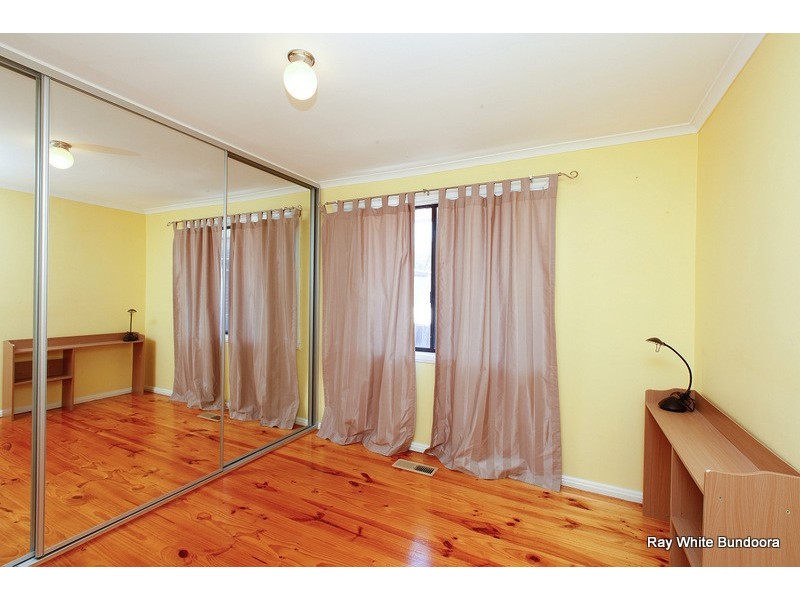 27 Stonehaven Drive, Thomastown VIC 3074