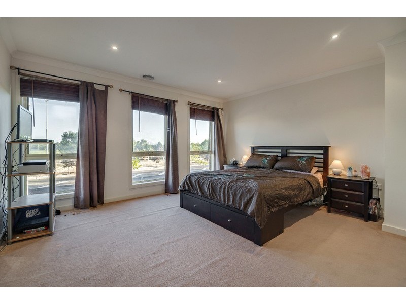 177 The Lakes Boulevard, South Morang VIC 3752