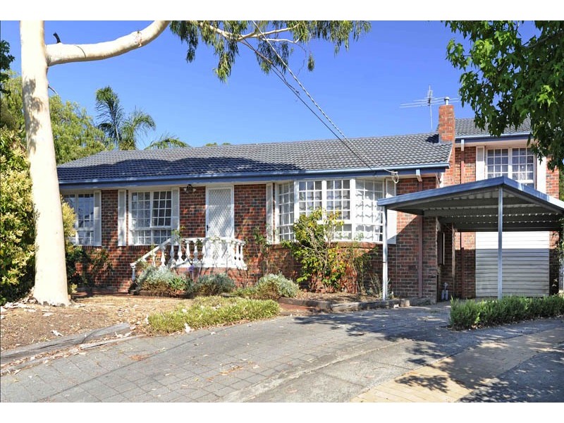 18 Leonard Crescent, Bundoora VIC 3083