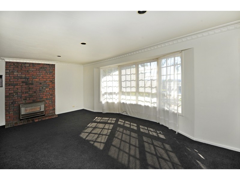 18 Leonard Crescent, Bundoora VIC 3083