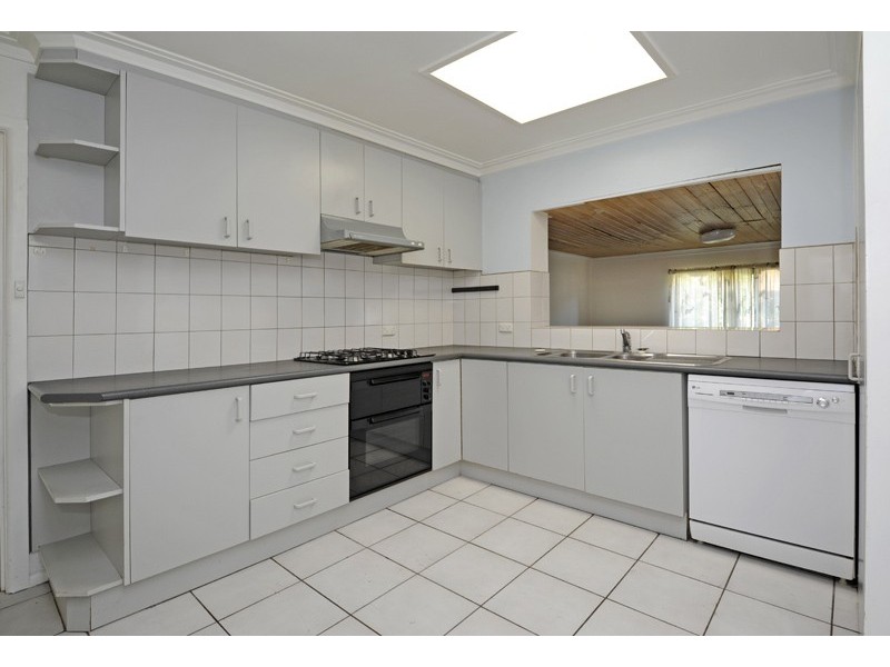 18 Leonard Crescent, Bundoora VIC 3083