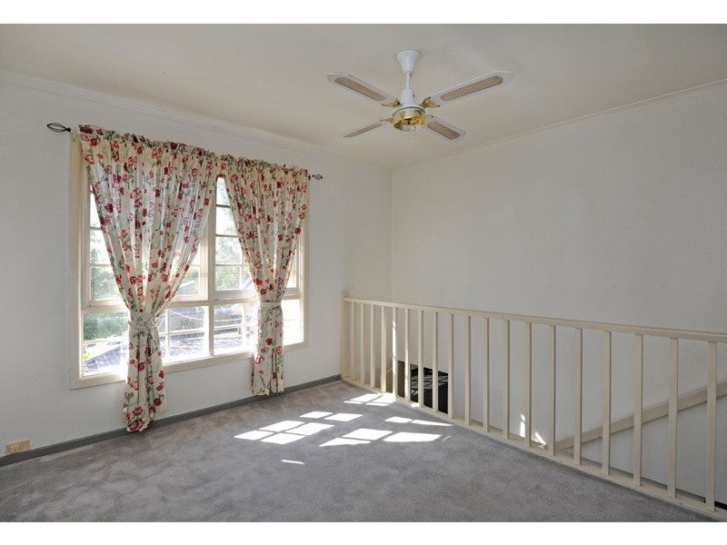 18 Leonard Crescent, Bundoora VIC 3083