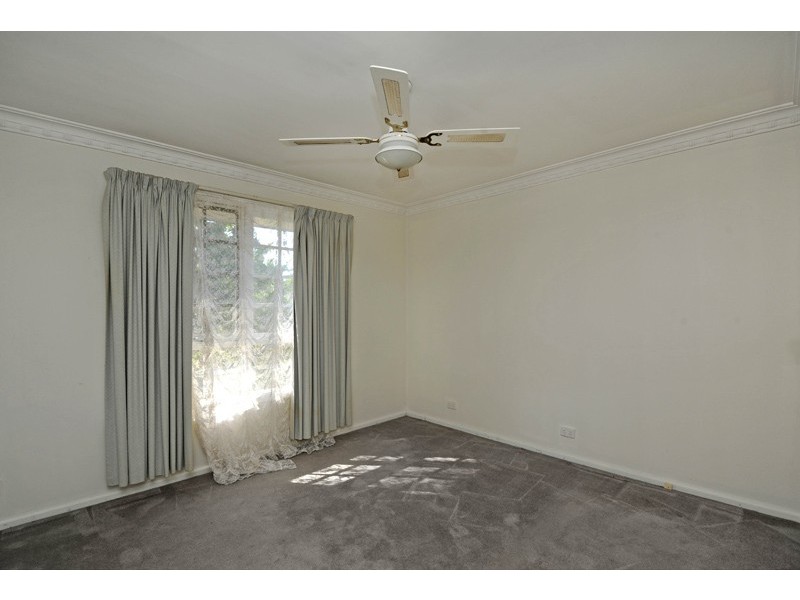 18 Leonard Crescent, Bundoora VIC 3083