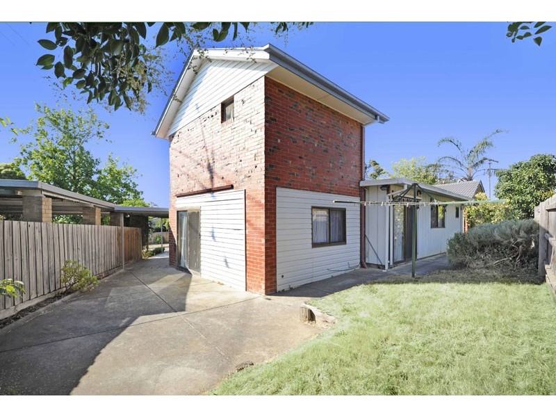 18 Leonard Crescent, Bundoora VIC 3083